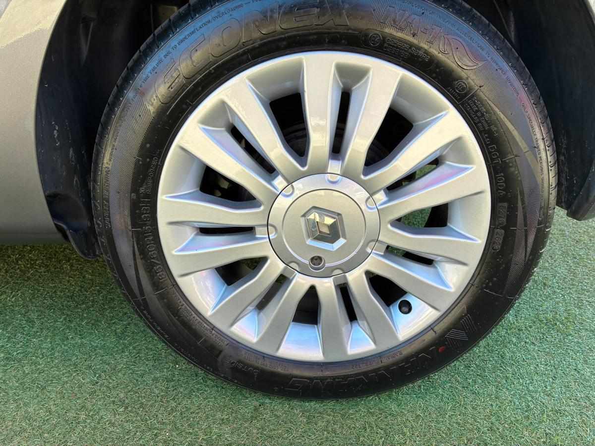 renault-clio-1-2-2011-gasolina-1149cc