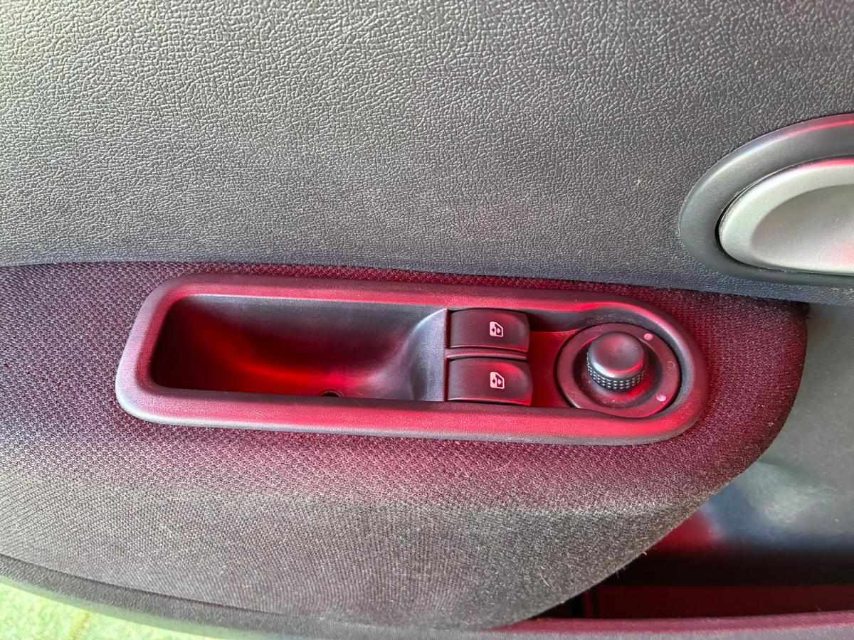 renault-clio-1-2-2011-gasolina-1149cc