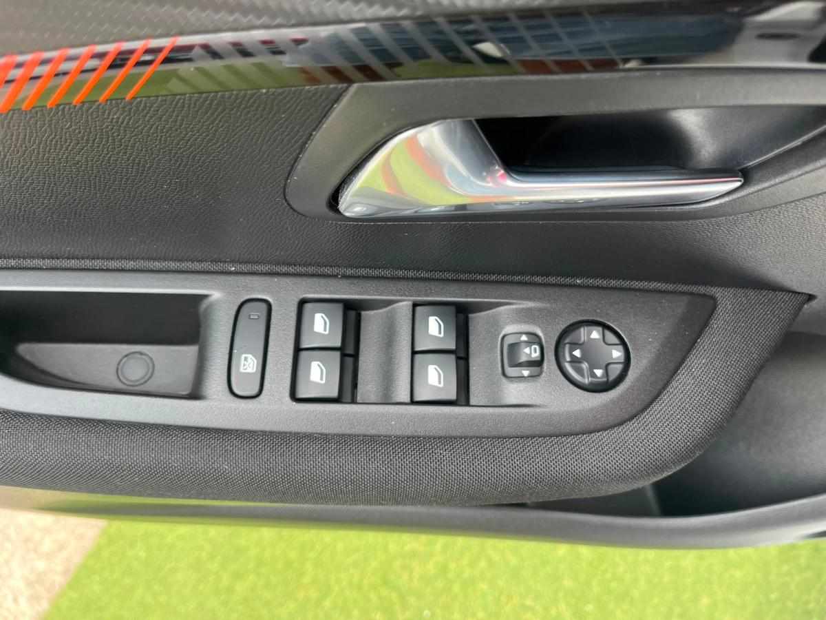 peugeot-208-1-2-puretech-2021-gasolina-1199cc