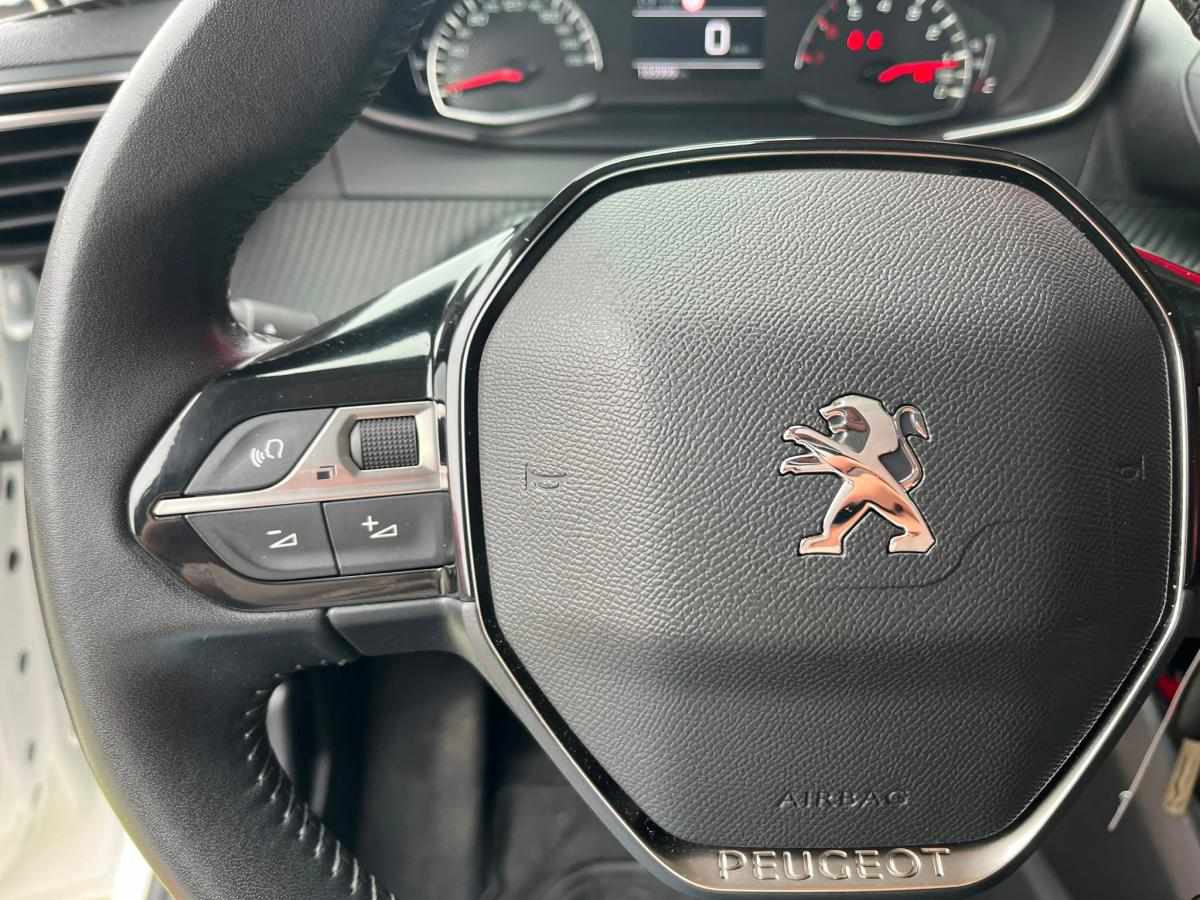 peugeot-208-1-2-puretech-2021-gasolina-1199cc
