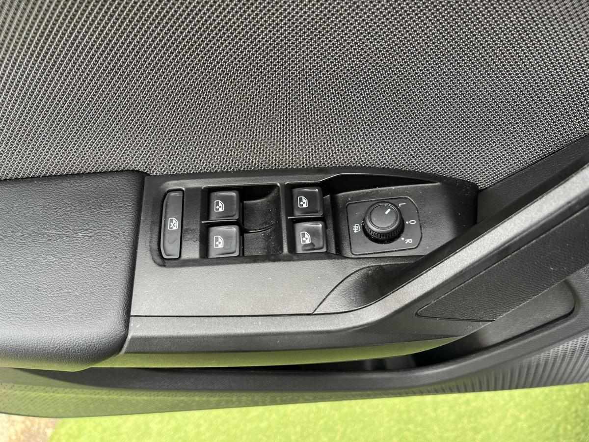 seat-leon-2-0-tdi-2023-diesel-1968cc