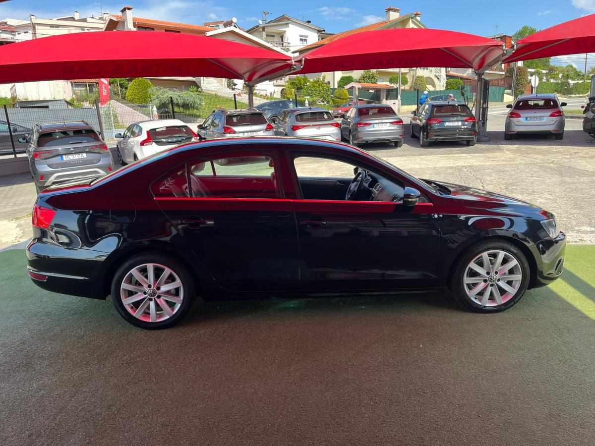 volkswagen-jetta-1-6-tdi-2011-diesel-1598cc