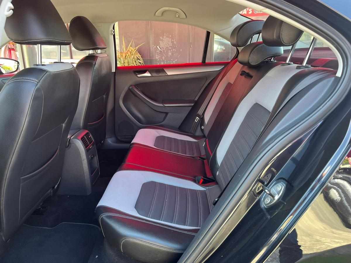 volkswagen-jetta-1-6-tdi-2011-diesel-1598cc