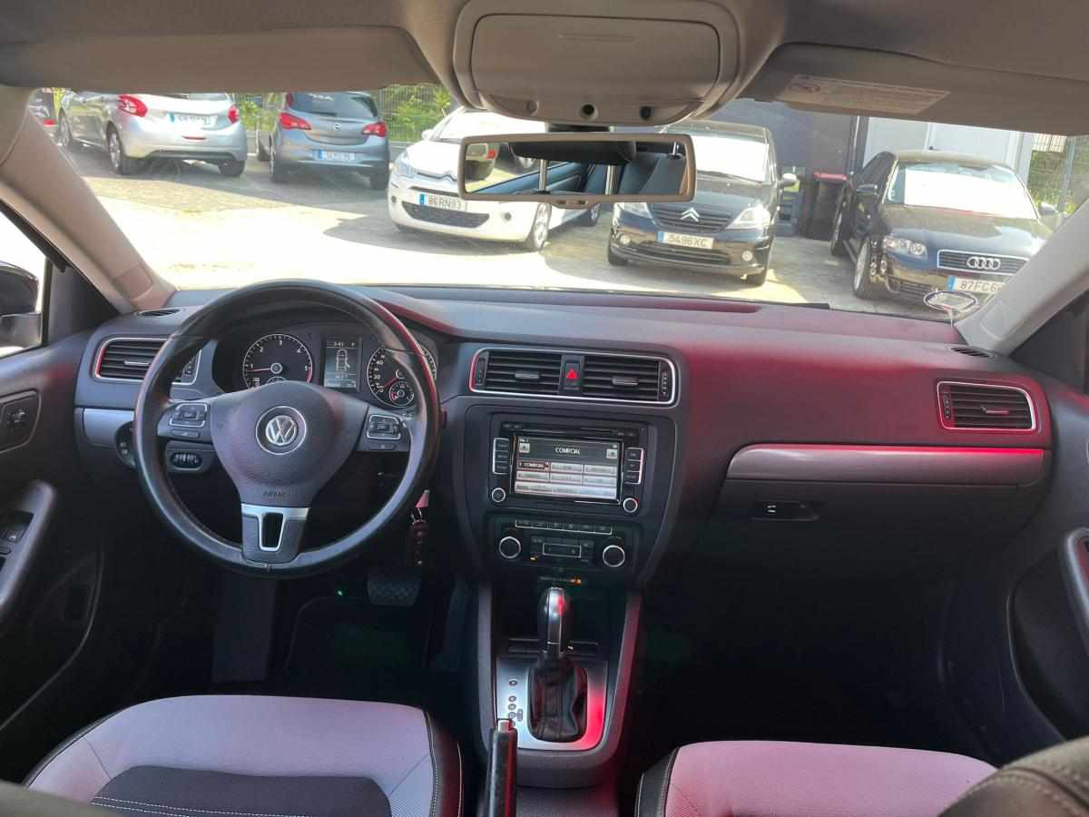 volkswagen-jetta-1-6-tdi-2011-diesel-1598cc