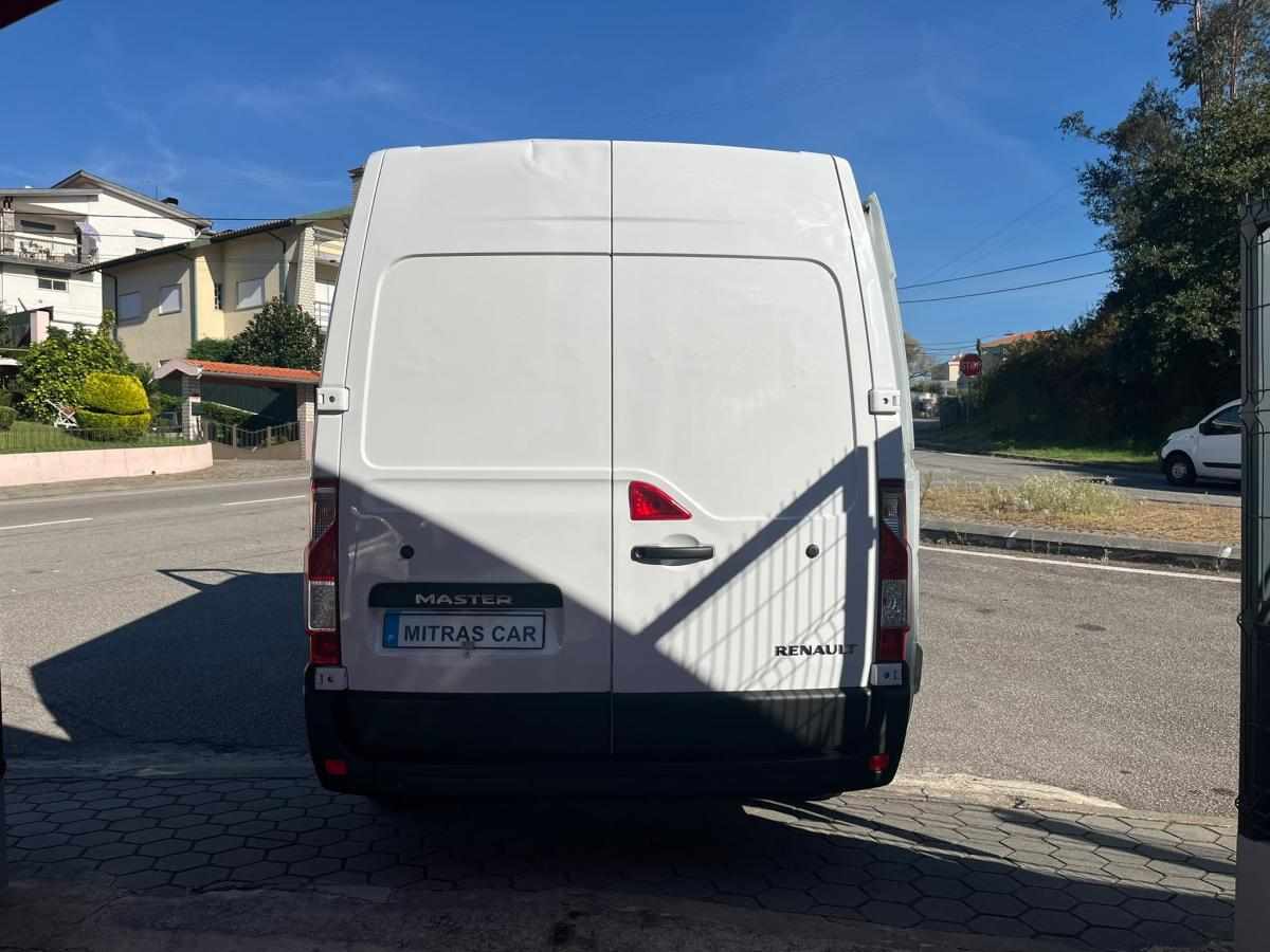 renault-master-2-3-131cv-2019-diesel-2299cc