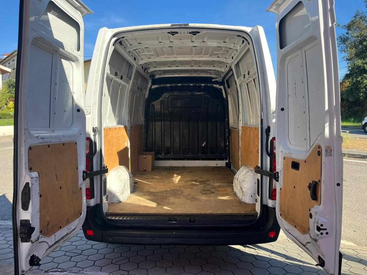 renault-master-2-3-131cv-2019-diesel-2299cc