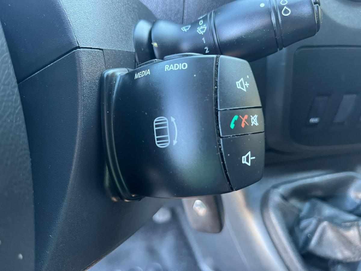 renault-master-2-3-131cv-2019-diesel-2299cc
