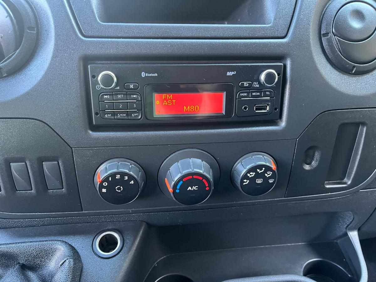 renault-master-2-3-131cv-2019-diesel-2299cc