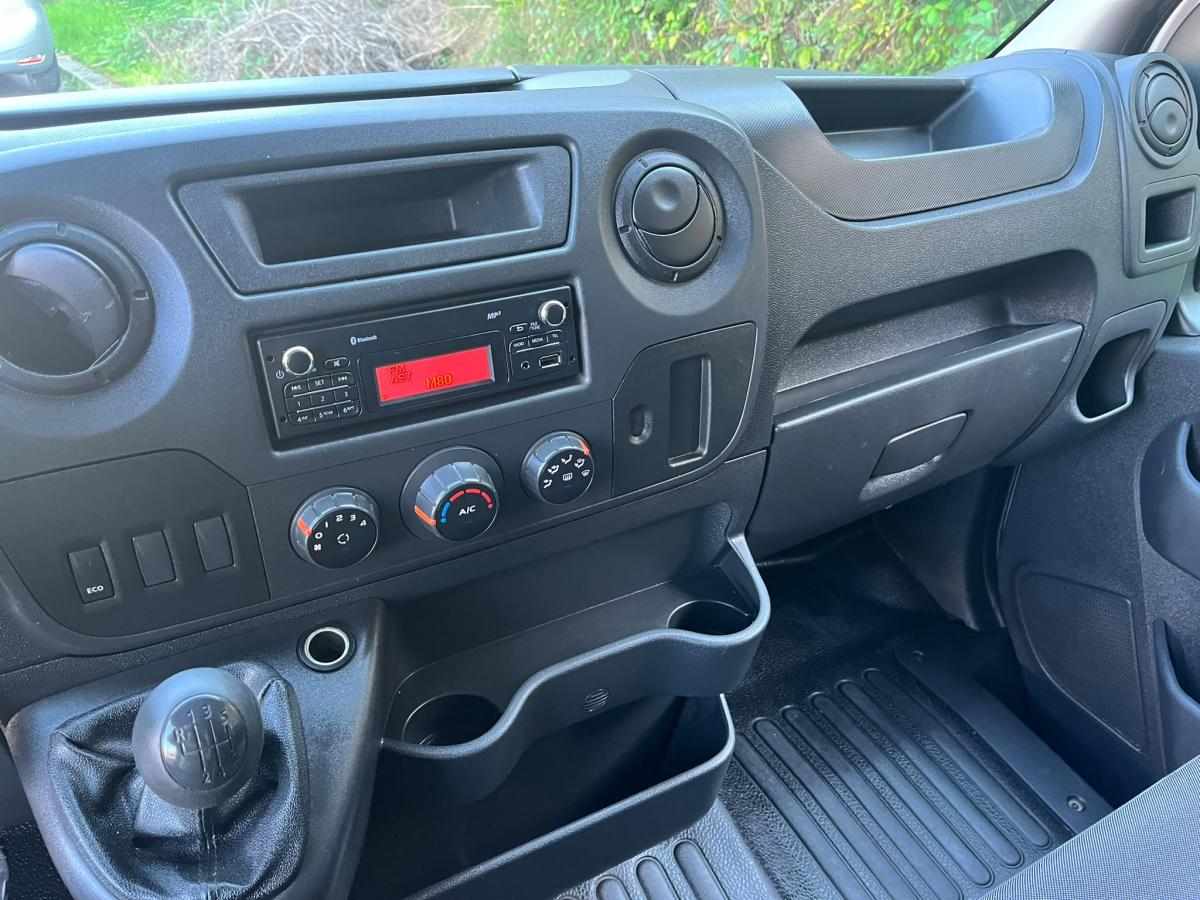 renault-master-2-3-131cv-2019-diesel-2299cc