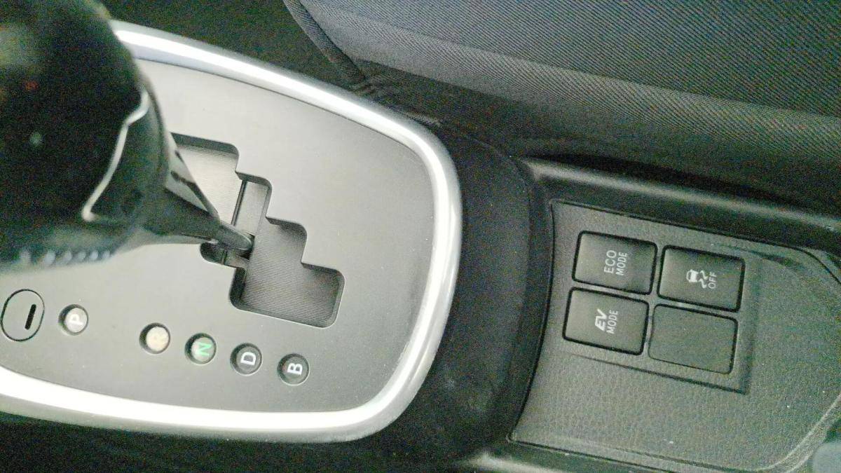 toyota-yaris-2017-hibrido-a-gasolina-1497cc