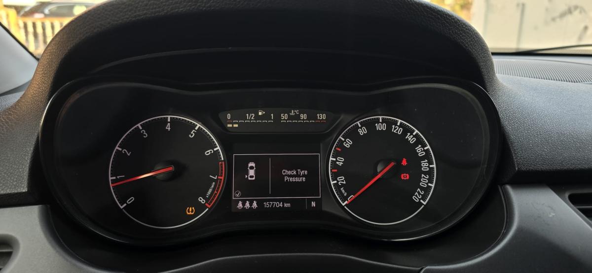opel-corsa-2015-gasolina-1400cc
