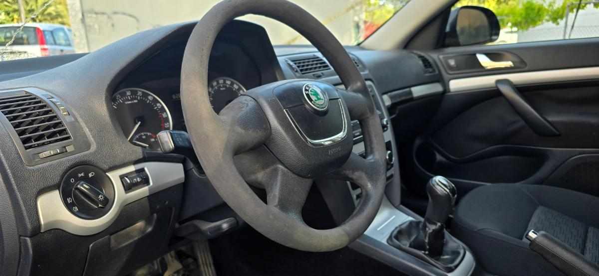 skoda-octavia-break-2012-diesel-1600cc