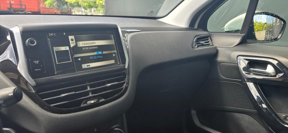 peugeot-208-2013-gasolina-999cc