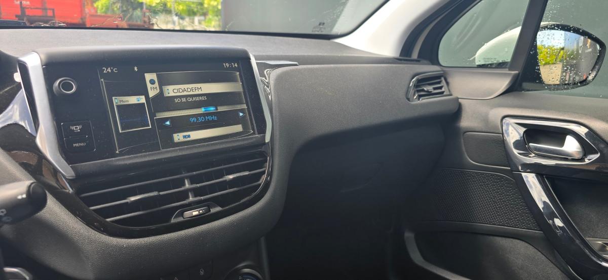 peugeot-208-2013-gasolina-999cc
