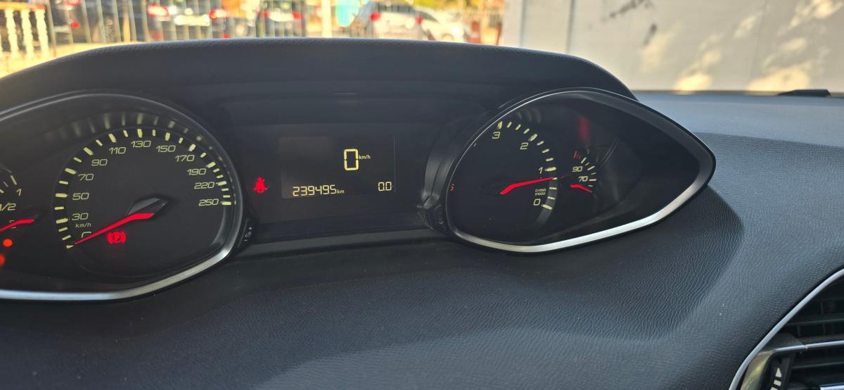 peugeot-308-sw-2015-diesel-1560cc