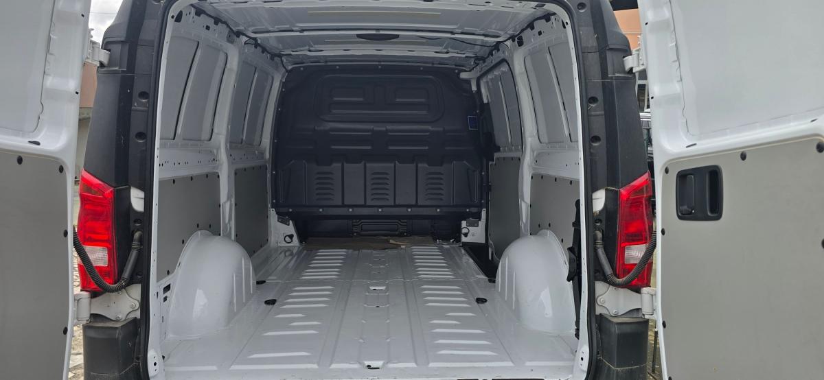 mercedes-benz-vito-2017-diesel-2143cc