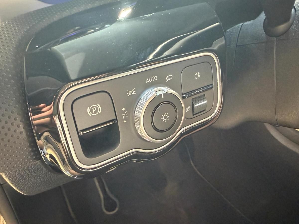 mercedes-benz-classe-a-2022-hibrido-a-gasolina-1332cc