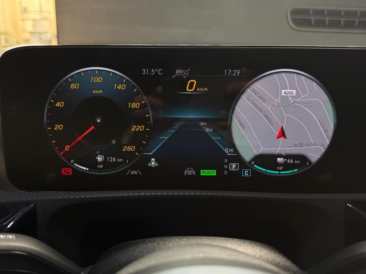 mercedes-benz-classe-a-2022-hibrido-a-gasolina-1332cc