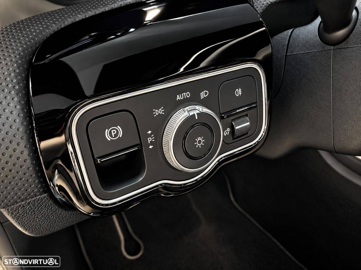 mercedes-benz-classe-a-2022-hibrido-a-gasolina-1332cc