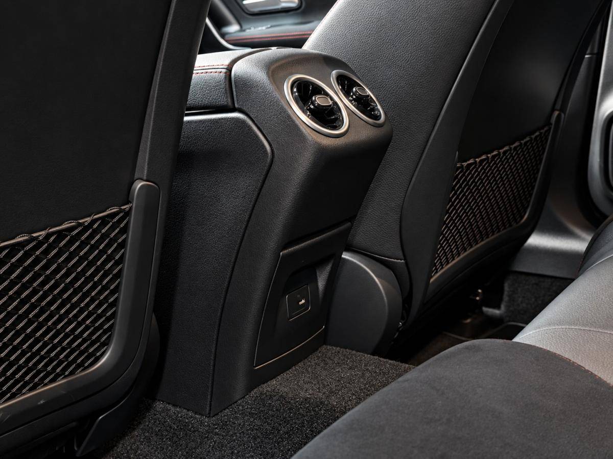 mercedes-benz-classe-a-2022-hibrido-a-gasolina-1332cc