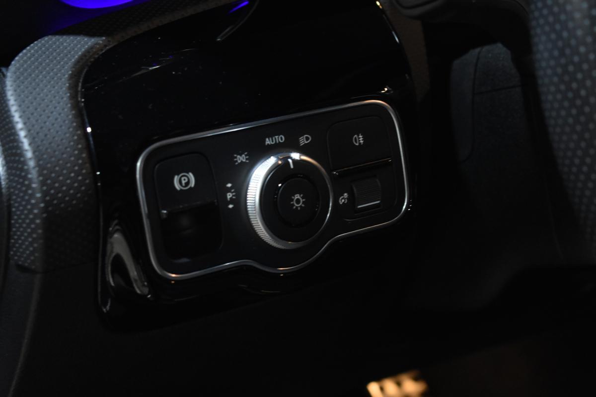 mercedes-benz-classe-a-2022-hibrido-a-gasolina-1332cc