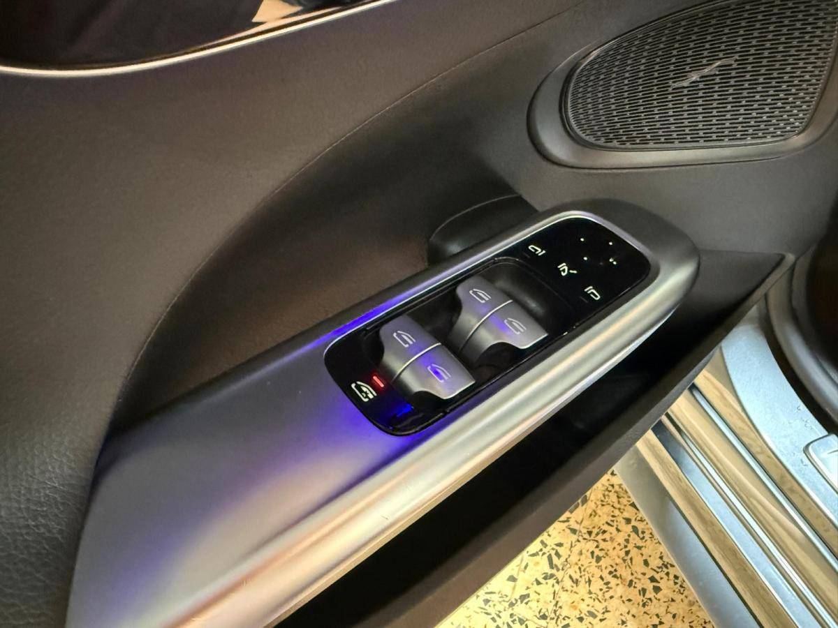 mercedes-benz-classe-c-2023-hibrido-a-gasolina-1999cc