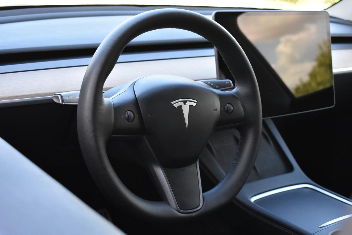 tesla-model-y-2022-eletrico-0cc