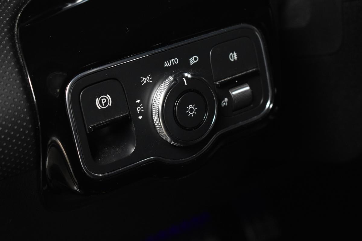 mercedes-benz-classe-a-2021-hibrido-a-gasolina-1332cc