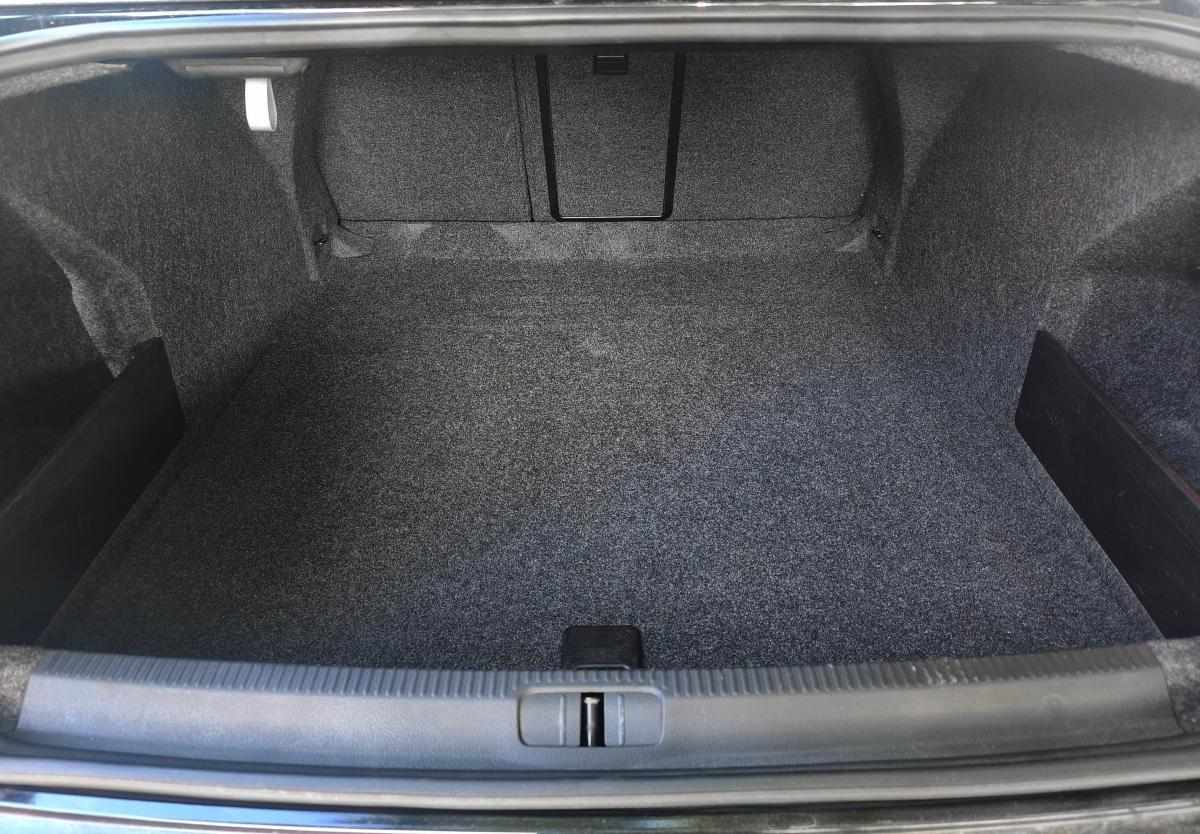 volkswagen-passat-1-6-105cv-2010-diesel-1598cc