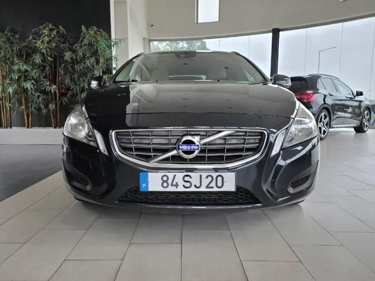 volvo-v60-2012-diesel-1560cc