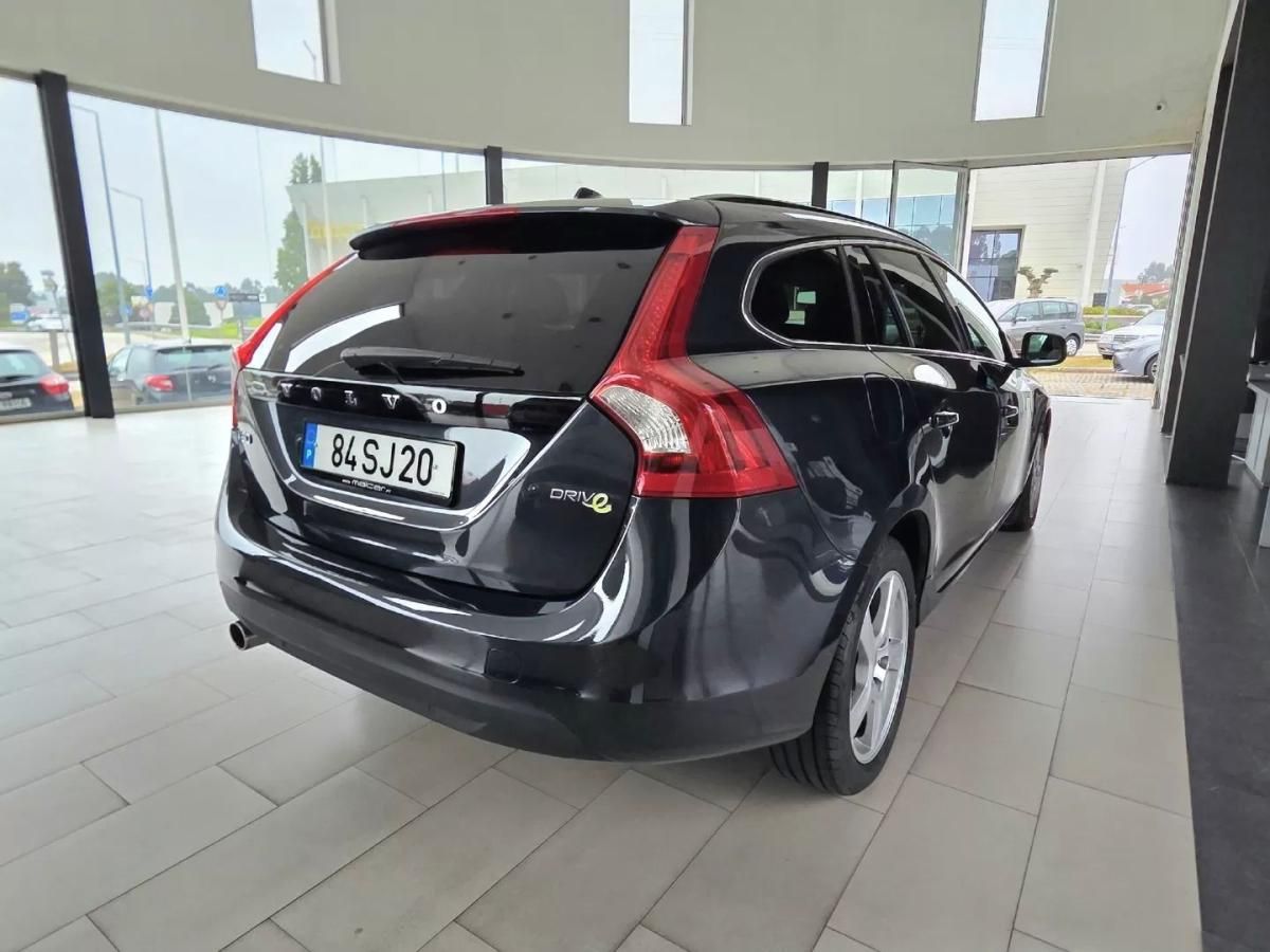 volvo-v60-2012-diesel-1560cc