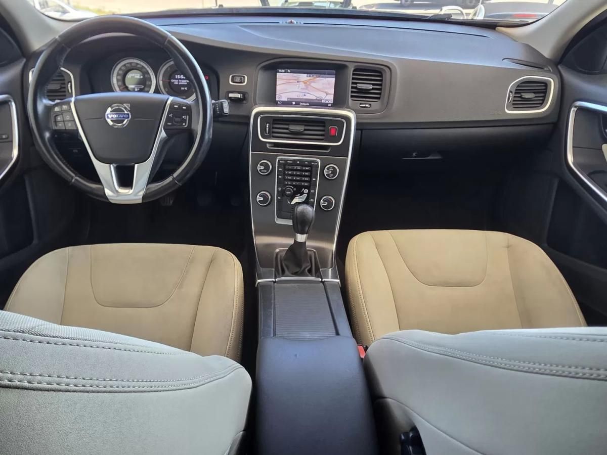 volvo-v60-2012-diesel-1560cc