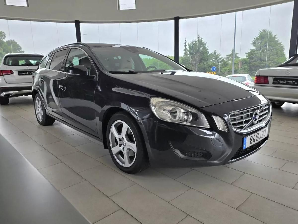 volvo-v60-2012-diesel-1560cc