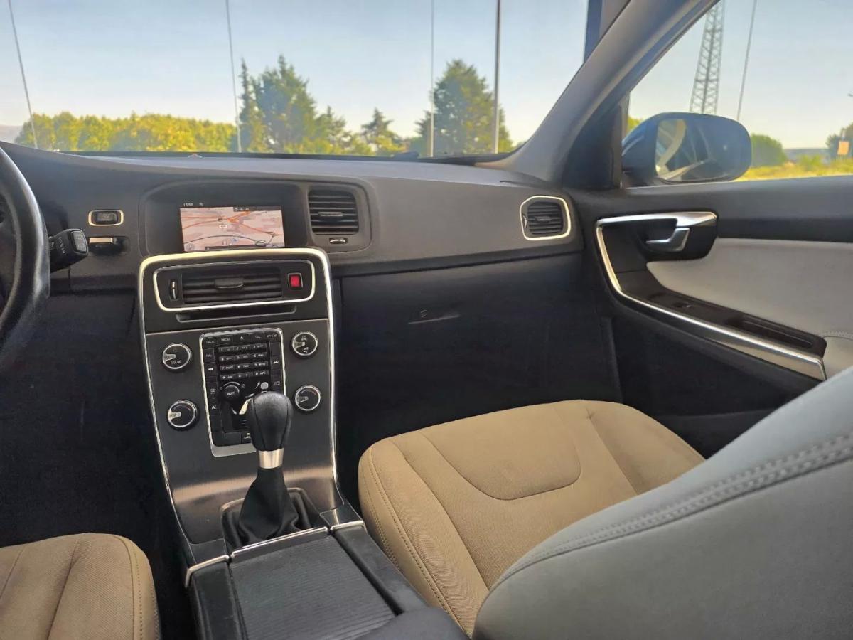 volvo-v60-2012-diesel-1560cc