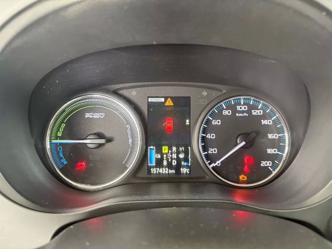 mitsubishi-outlander-2015-hibrido-1998cc