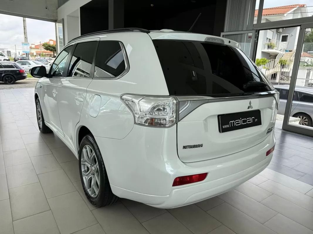 mitsubishi-outlander-2015-hibrido-1998cc