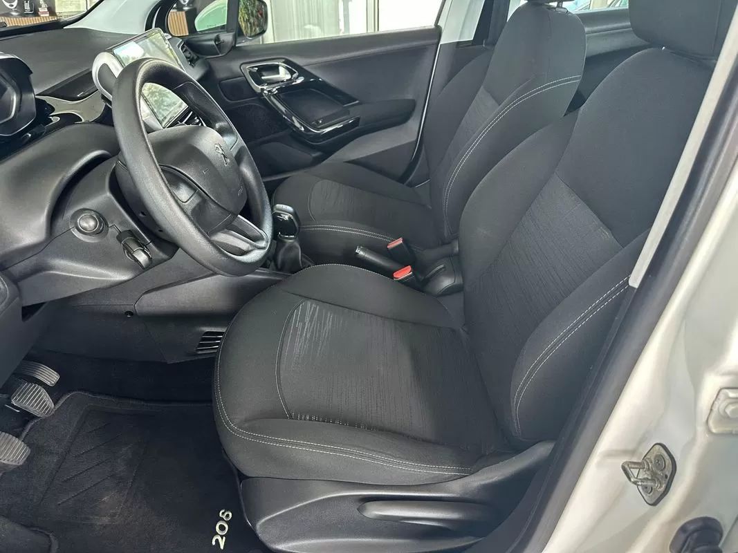 peugeot-208-2018-diesel-1560cc