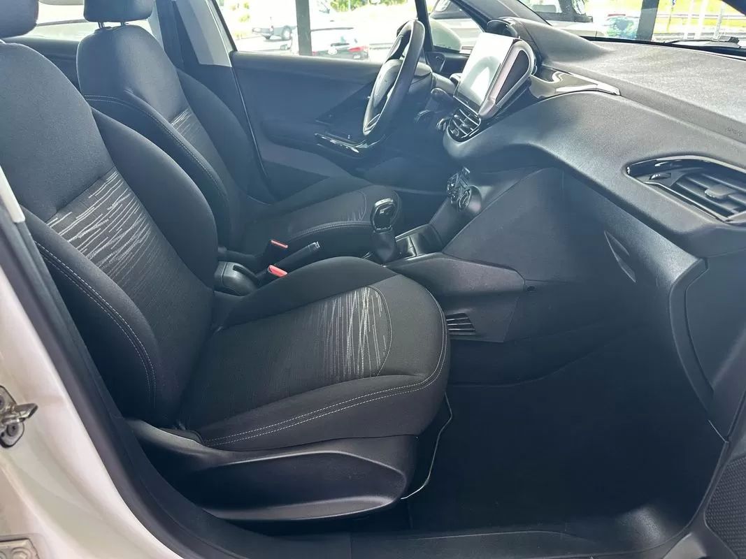 peugeot-208-2018-diesel-1560cc