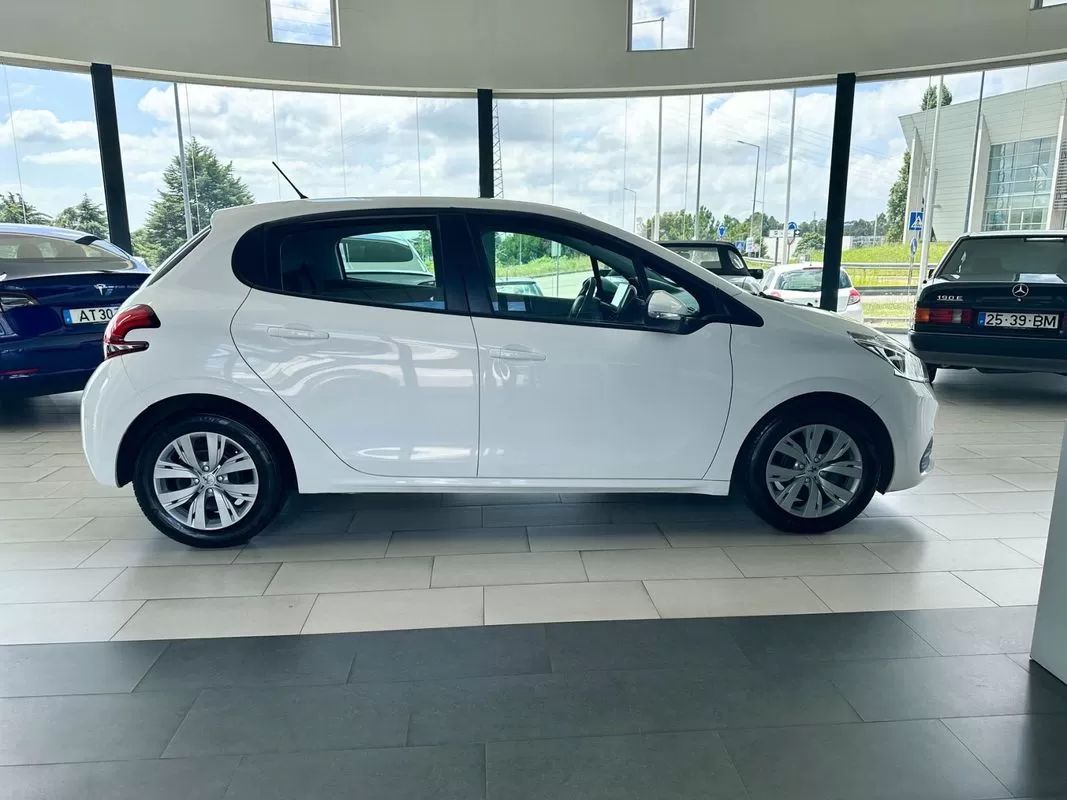 peugeot-208-2018-diesel-1560cc
