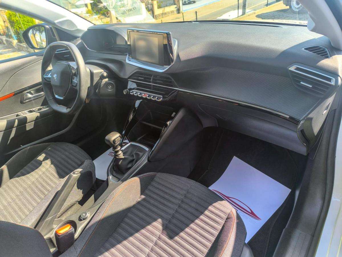 peugeot-208-2023-diesel-1499cc