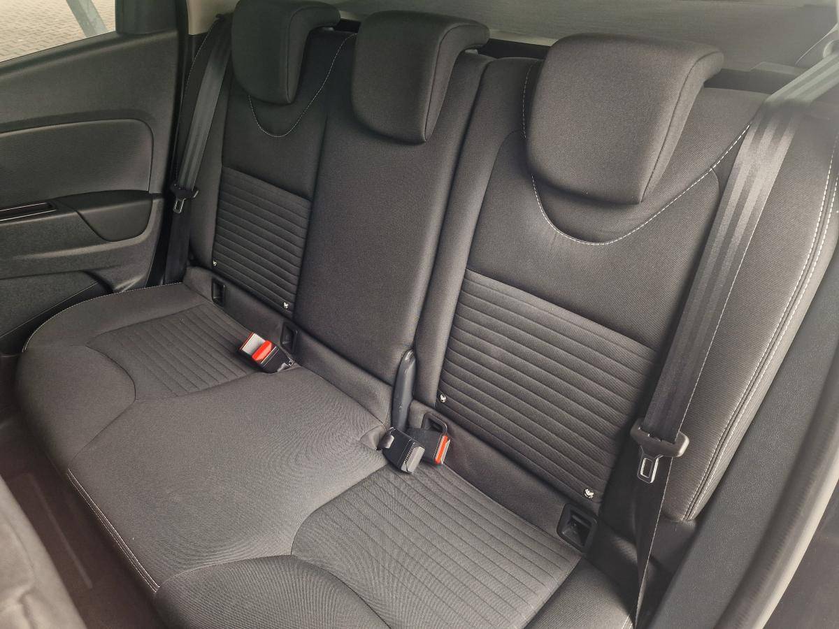renault-clio-sport-tourer-2017-diesel-1461cc