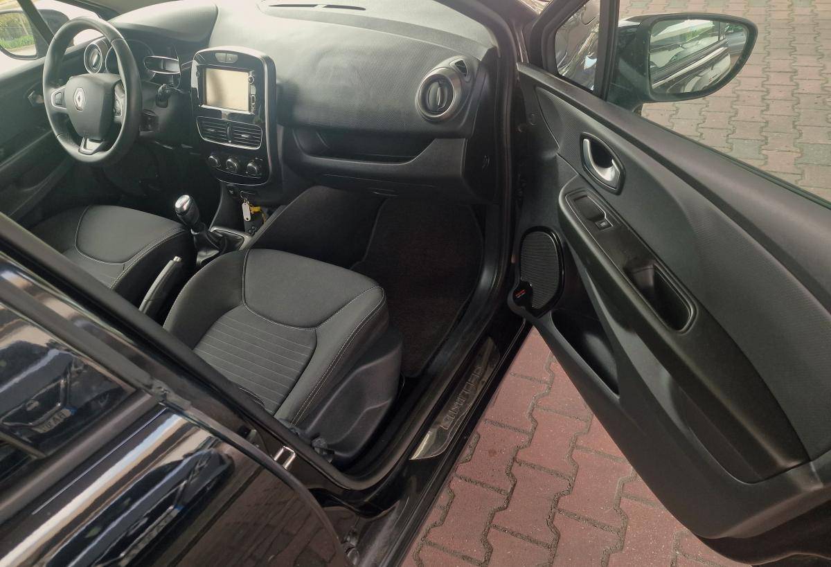 renault-clio-sport-tourer-2017-diesel-1461cc