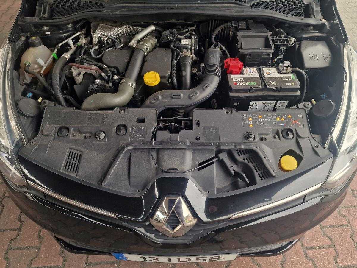 renault-clio-sport-tourer-2017-diesel-1461cc