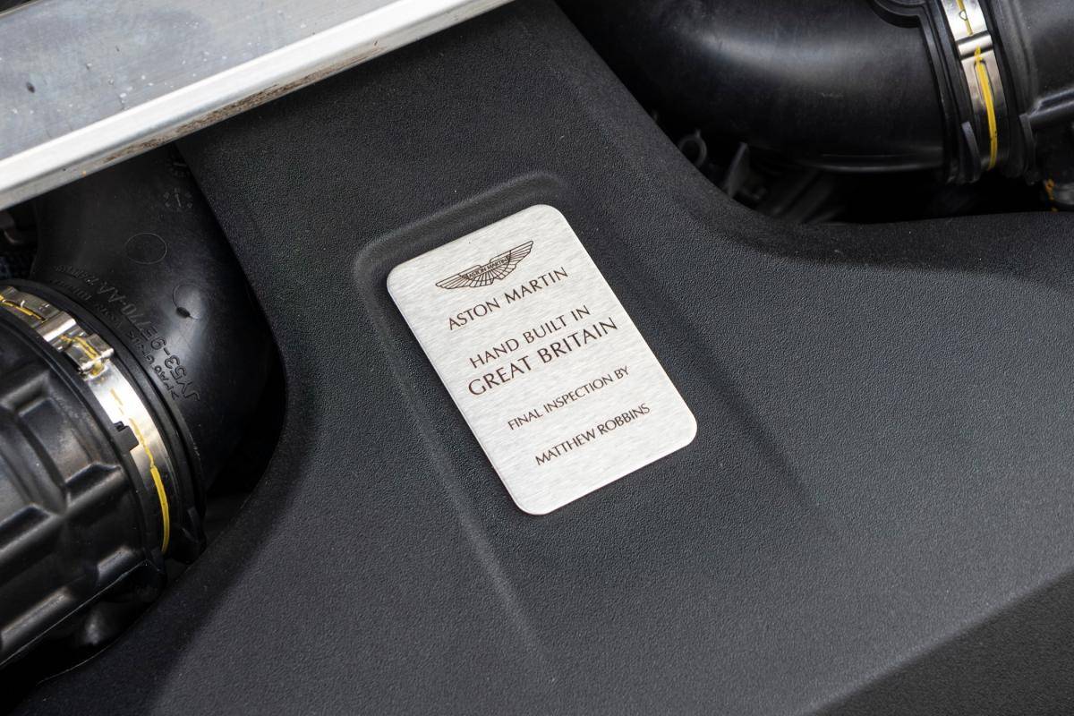 aston-martin-vantage-roadster-2021-gasolina-3982cc