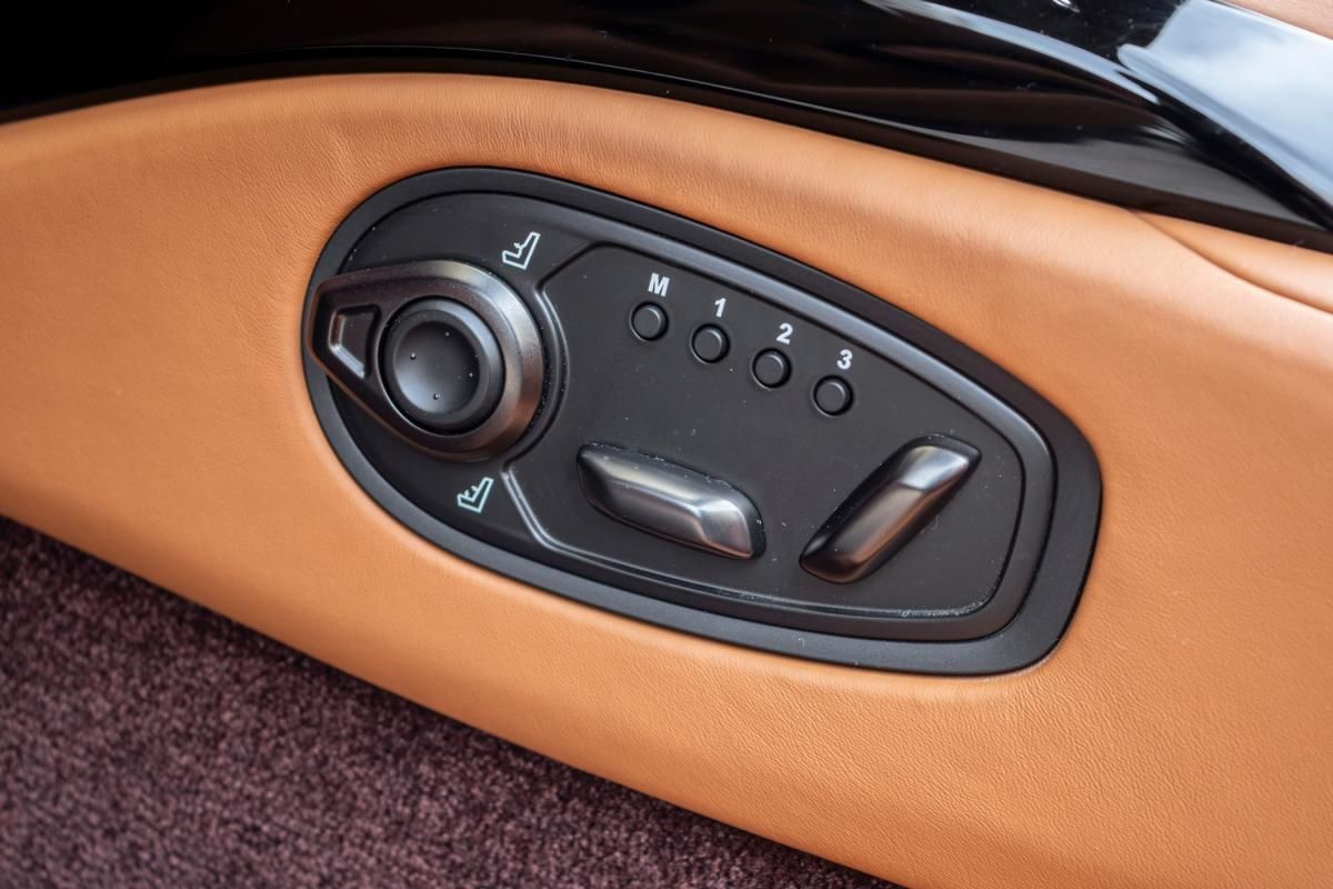 aston-martin-vantage-roadster-2021-gasolina-3982cc