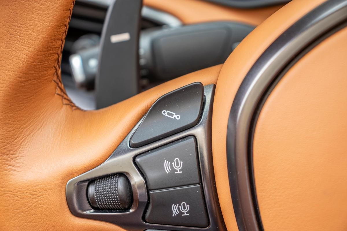 aston-martin-vantage-roadster-2021-gasolina-3982cc