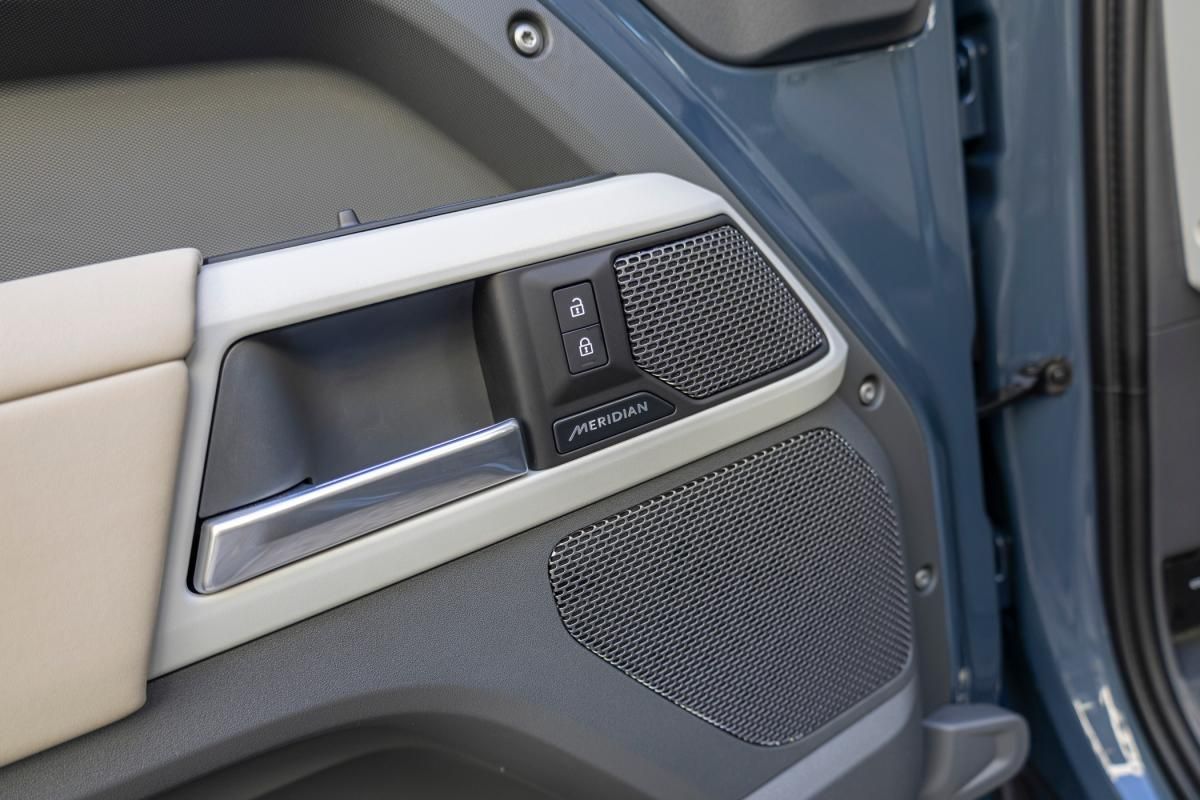 land-rover-defender-2024-gasolina-2996cc
