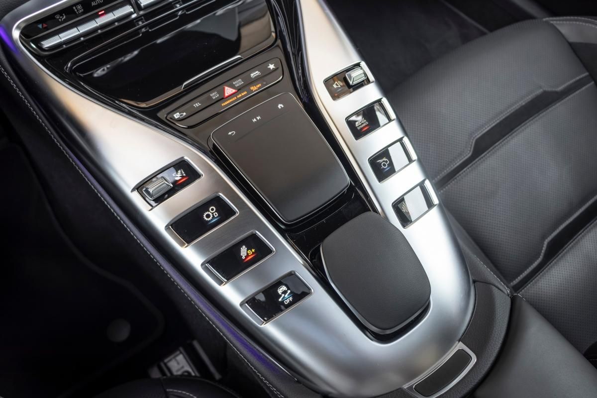 mercedes-benz-amg-gt-2025-hibrido-a-gasolina-3982cc