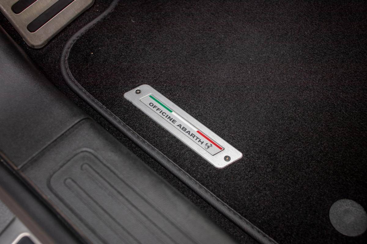 abarth-695-2023-gasolina-1368cc