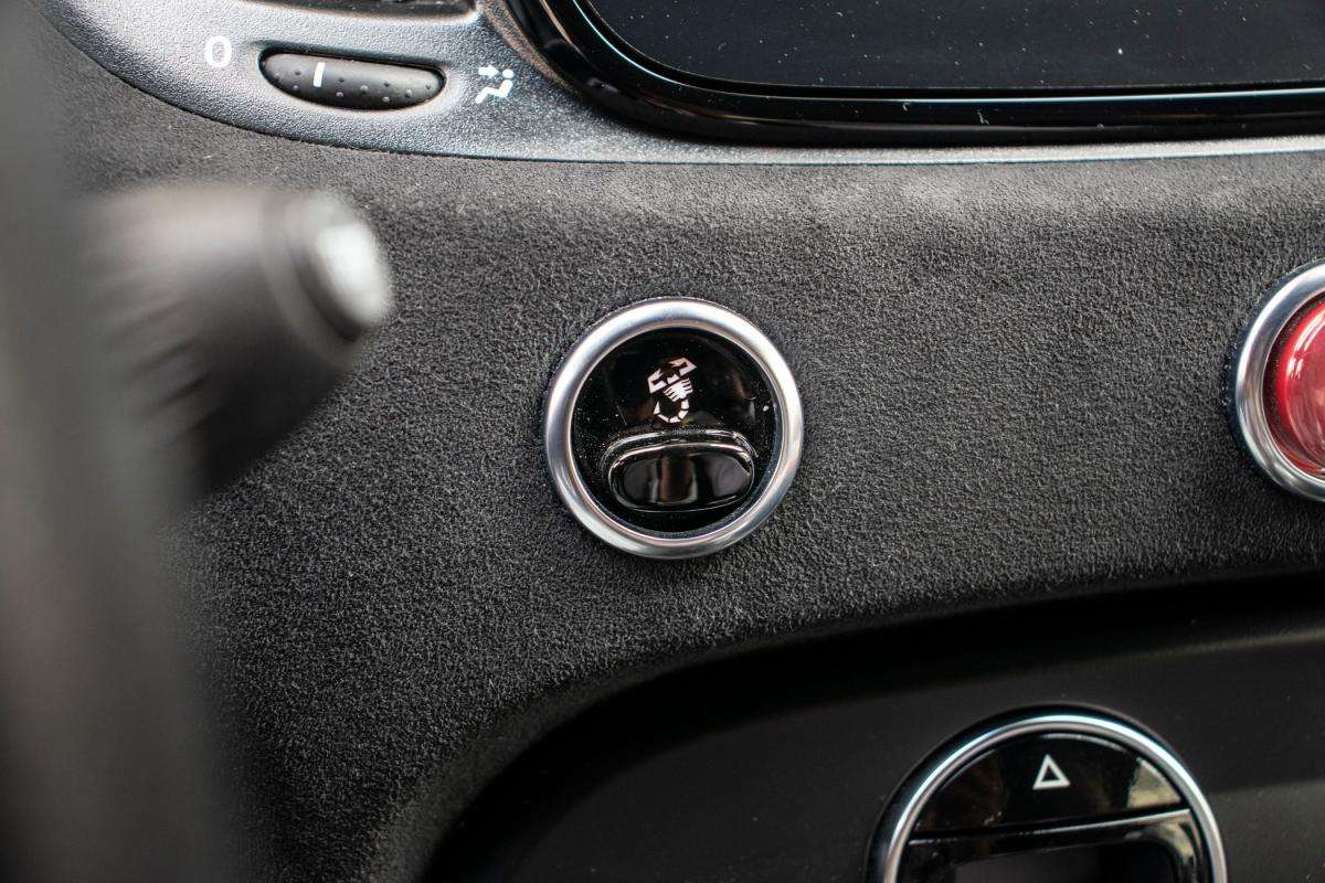 abarth-695-2023-gasolina-1368cc
